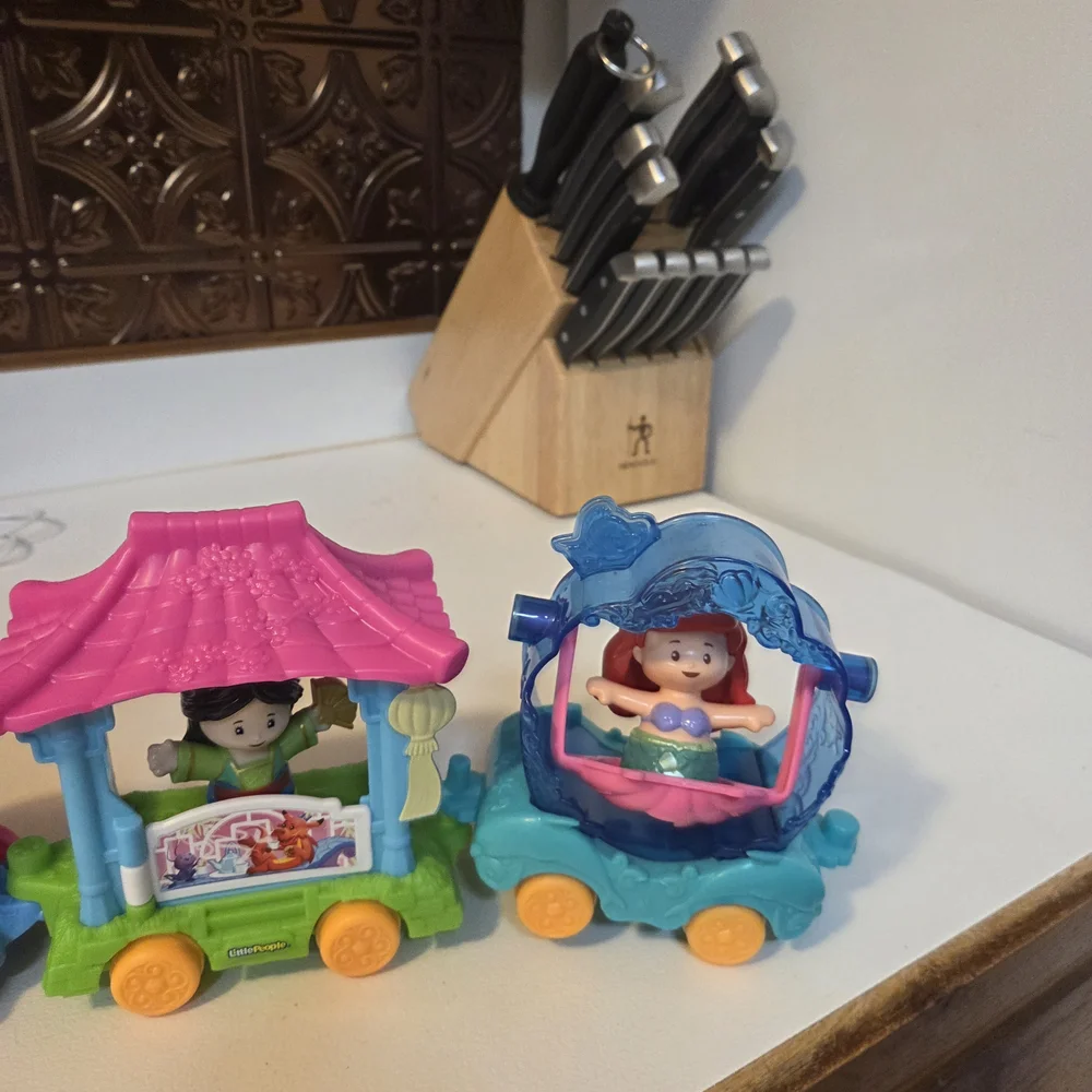 Little People Floats And Princesses - Picture 6 of 6